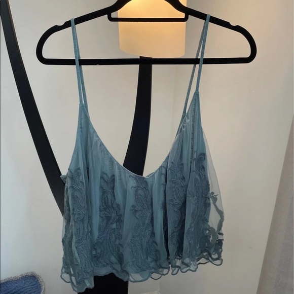 NWOT URBAN OUTFITTERS TANK LARGE - Picture 4 of 4